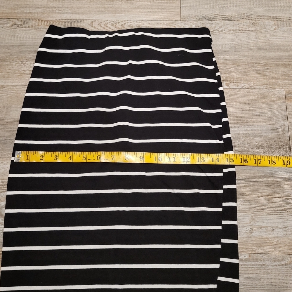 Heart Hips Black and White Pencil Skirt - Picture 4 of 8